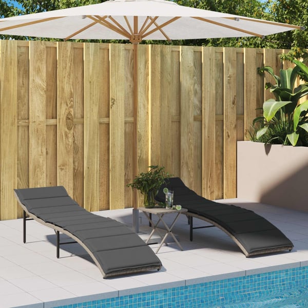 vidaXL liggestole 2 stk. med bord polyrattan lysegrå