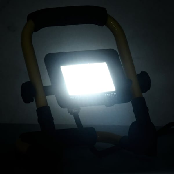 vidaXL LED-valonheitin kahvalla 20 W kylmä valkoinen