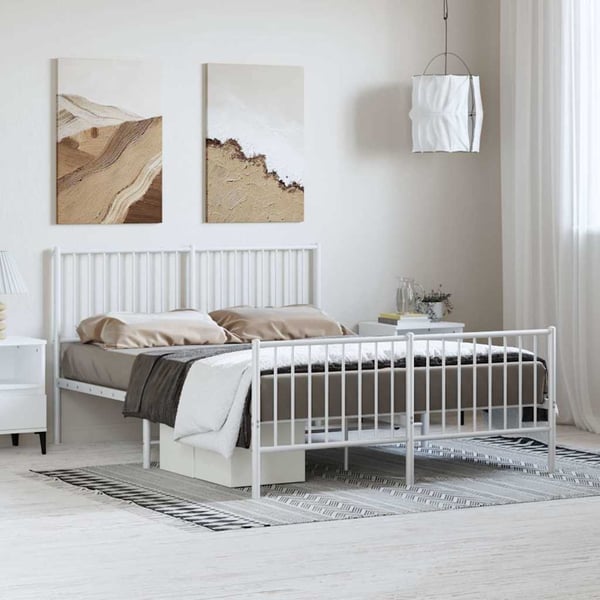 vidaXL Sängram med huvudgavel och fotgavel vit metall 135x190 cm