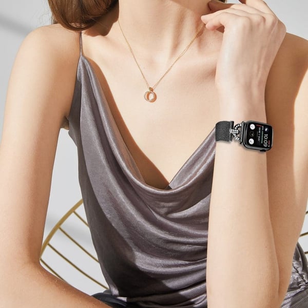Rhinestone S-formet milanesisk rem i rustfritt stål Apple Watch Series 9 41mm - Svart