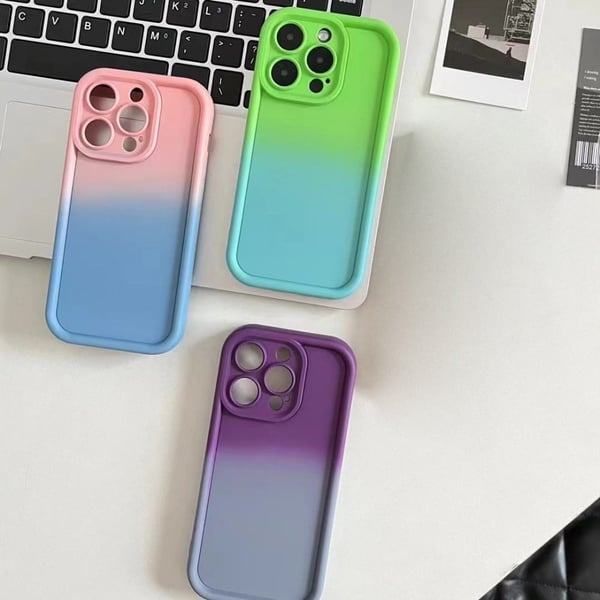 Støtsikkert gradient silikonetui for iPhone 15 Pro - Grønn Blå
