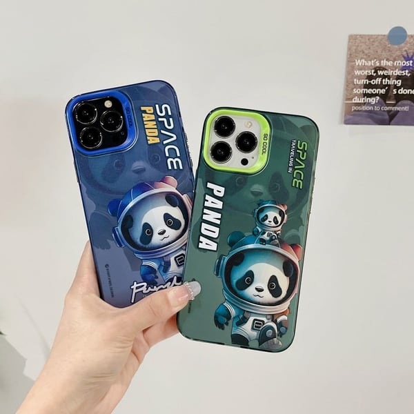 Fargerikt mønster Slim iPhone 15 Plus støtsikkert etui - Grønn Panda