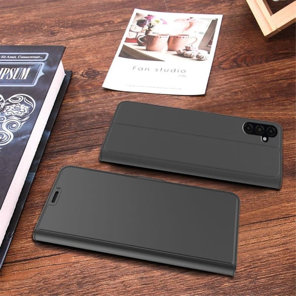Glatt og tynt premium PU-skinnetui for Samsung Galaxy M34 - Svart
