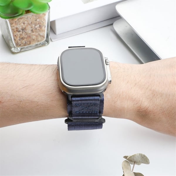 Apple Watch 41 mm / 40 mm / 38 mm nylonklokkebånd Flettet reim - Marineblå