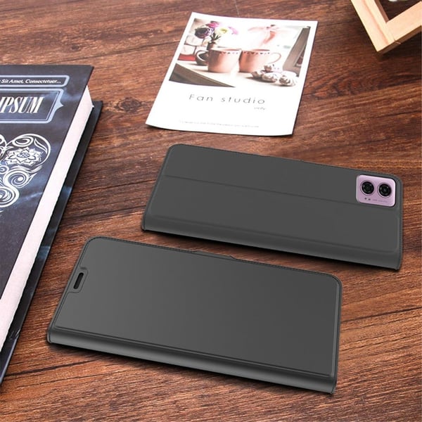 Glatt og tynt premium PU-skinnetui for Motorola Moto G24 - Svart