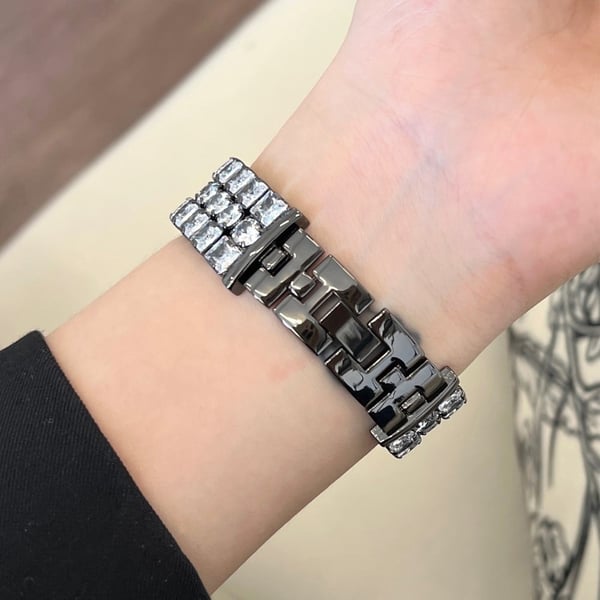 Apple Watch Series 41mm - 40mm - 38mm Armbåndsurarmbånd Rhinestone Metal Strap - Svart
