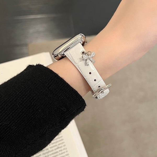 Apple Watch Series 49 mm - 45 mm - 44 mm - 42 mm ekte kuskinnbånd - Hvit / Sølvspenne