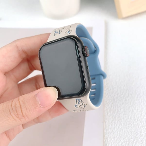 Apple Watch Ultra 2 Ultra 49mm / Series 9 8 7 45mm / 6 5 4 SE (2022) SE (2023) SE 44mm / 3 2 1 42mm Butterfly Silikonbånd - Antikkhvit + Blå