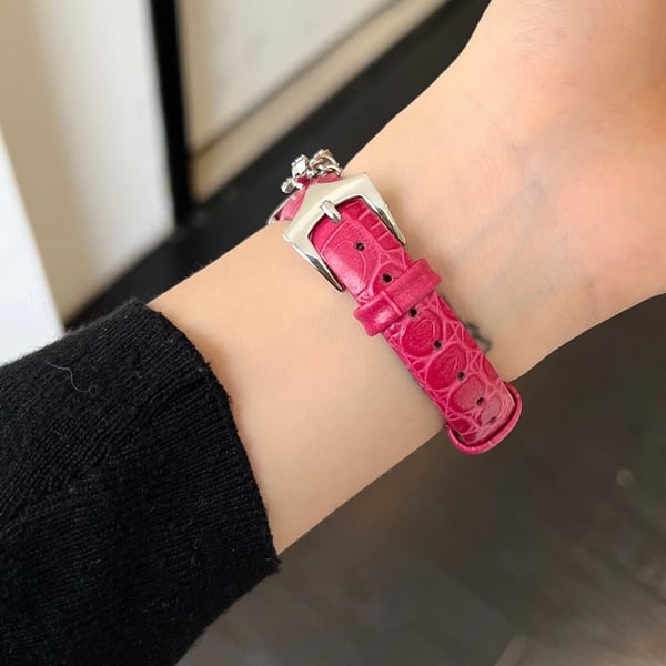 Apple Watch Series 9 8 7 41mm / 6 5 4 SE (2022) SE (2023) SE 40mm / 3 2 1 38mm bånd Ekte ku skinnrem - Rose + Sølvspenne