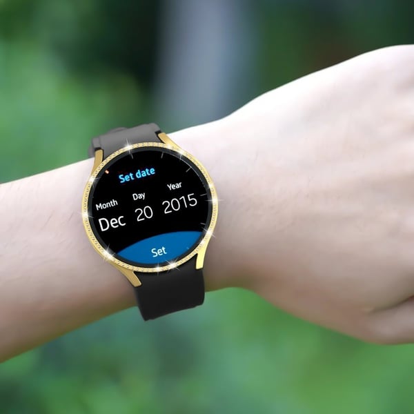 Samsung Galaxy Watch7 44 mm støtsikkert urdeksel med Rhinestone-dekor og herdet glassfilm - Gull