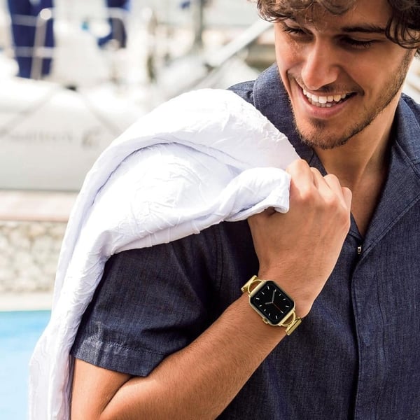 LEMONDA Apple Watch Series 10 46 mm metallreim Milanese-klokkebånd i størrelse S - Gull
