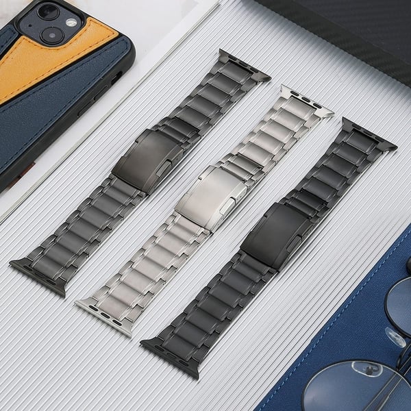 Apple Watch Series 8 (45 mm) / Watch Ultra 5-perle titan stålrem - Grå