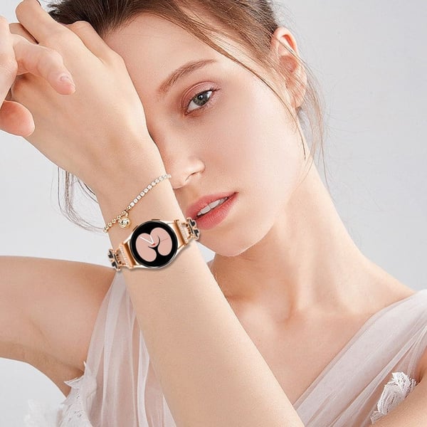 Metallarmbånd med hurtigkobling Samsung Galaxy Watch5 / Watch4 40 / 42 / 44 / 45 / 46mm Heart Clover Decor Watch Strap - Rose Gull