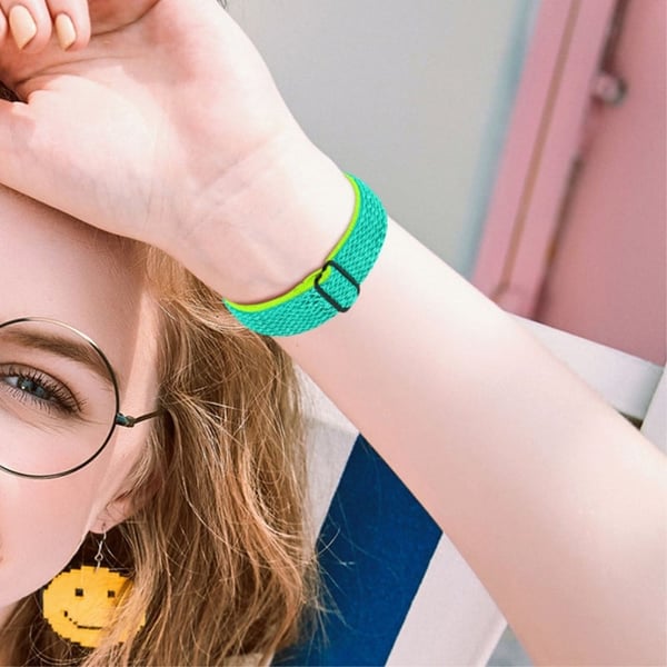 Fitbit Versa 2 / Versa Lite joustava kellonhihna säädettävällä soljella - Kellanvihreä