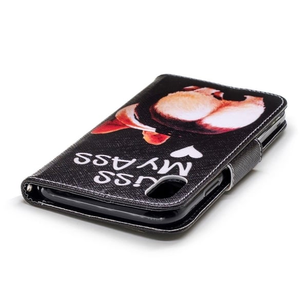 iPhone Xr læder flip cover med mønsterprint - Kiss My Ass