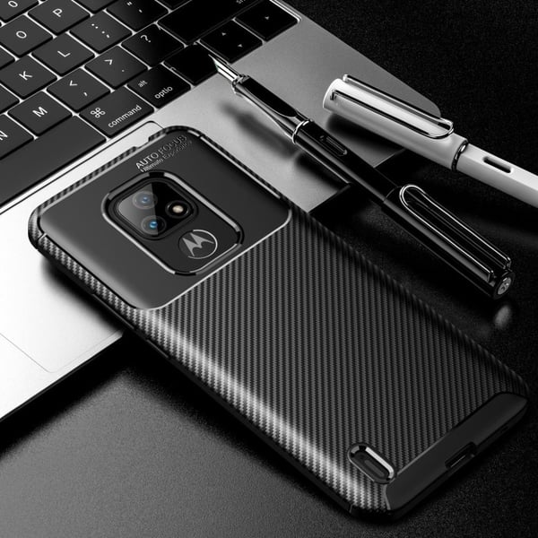 Carbon Shield Motorola Moto E7 Etui - Svart