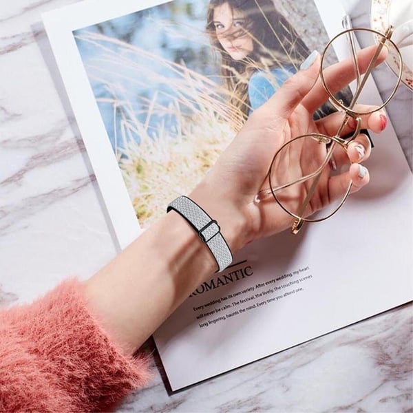 Samsung Galaxy Fit e elastisk nylon loop-klokkerem - Svart / Hvit