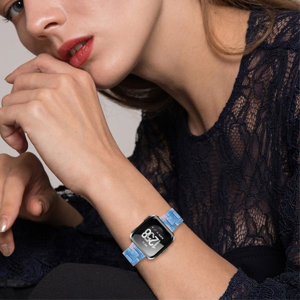 Fitbit Versa 2 / Versa Lite hurtigutløsende klokkerem av harpiks - Blå / Rosa