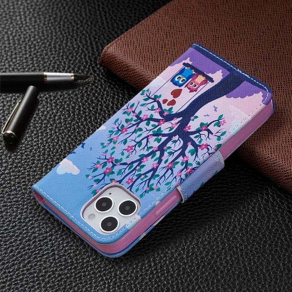 Wonderland iPhone 12 Pro / iPhone 12 flip etui - Træ