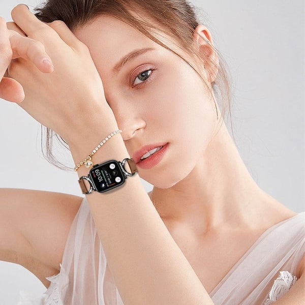 Apple Watch Series 8 (41mm) Aito nahkaranneke liittimellä ja mustalla soljella - Ruskea