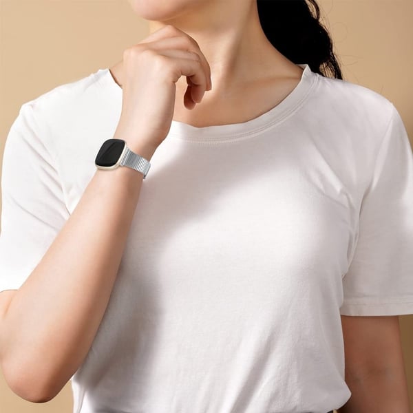 Fitbit Sense 2 / Versa 4 ruostumattomasta teräksestä valmistettu hihna - Hopea