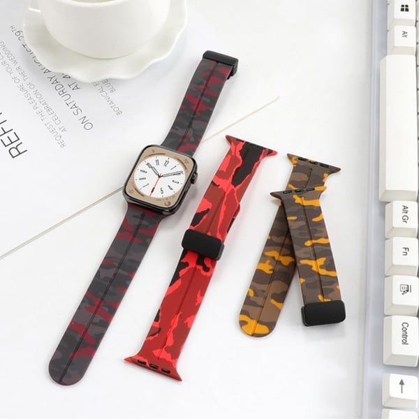 Apple Watch Series 8 (41mm) silikonerem i skjult camouflage-stil - Militærgrøn