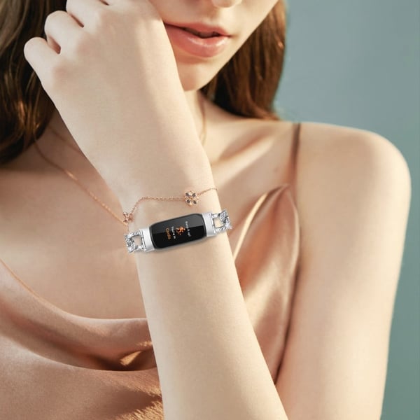 Fitbit Luxe zinkmetalrem med rhinestone-dekor - Sølv
