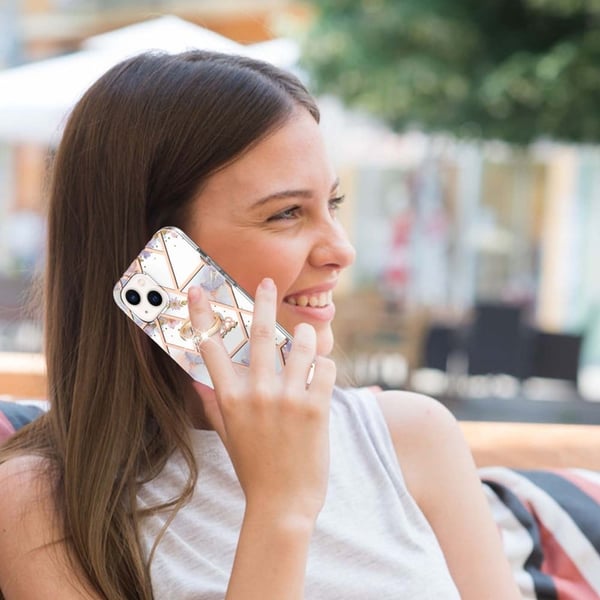 Marble Mønstret Deksel med Ring Holder til iPhone 15 - Krone