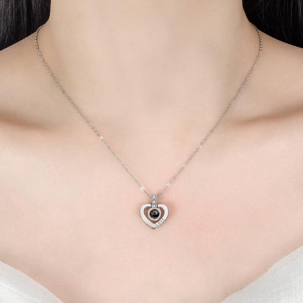 Silverfärgat projektion halsband med kedja och strass