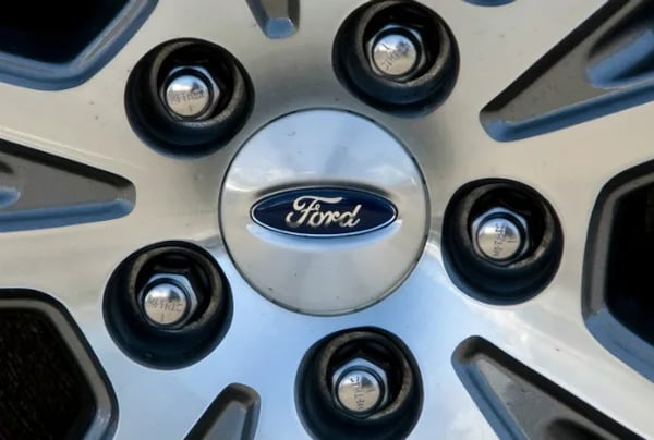 Ford Keskimerkki Auto - 4-Kpl - 54mm - Silver