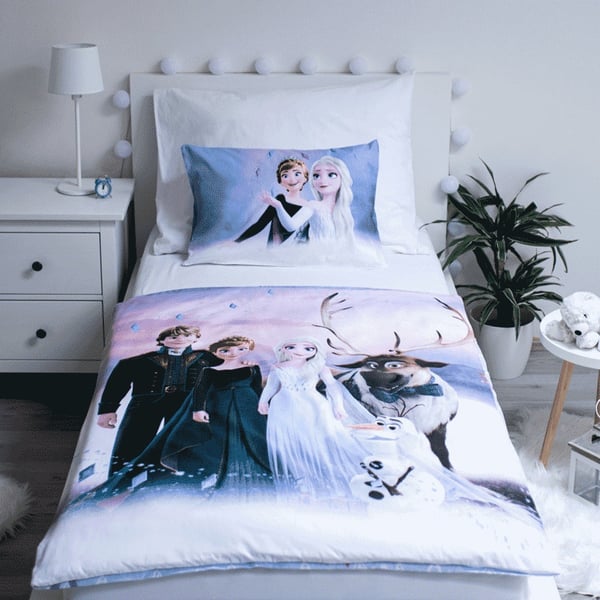 Barnedyne med Disney Frozen vinterlandskap 100×135 cm, 40×60 cm