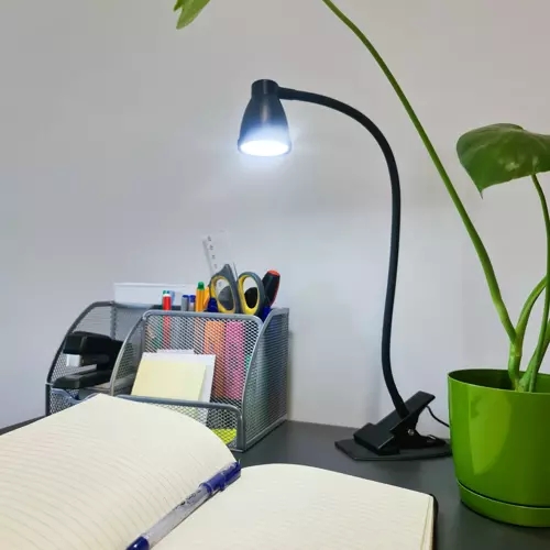 Skrivebordslampe med klemme - LED bordlampe