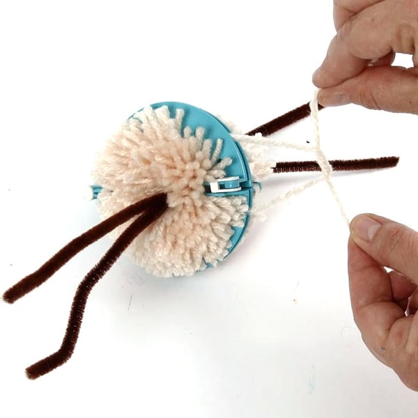 Pompong Maker - Gör egna Pompoms - 4 Storlekar