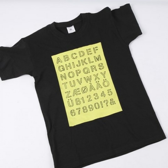T-shirt - stl. small - Svart - Rund hals