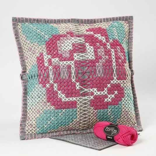 Filt med hål - 20x20 cm - 12 mixade ark