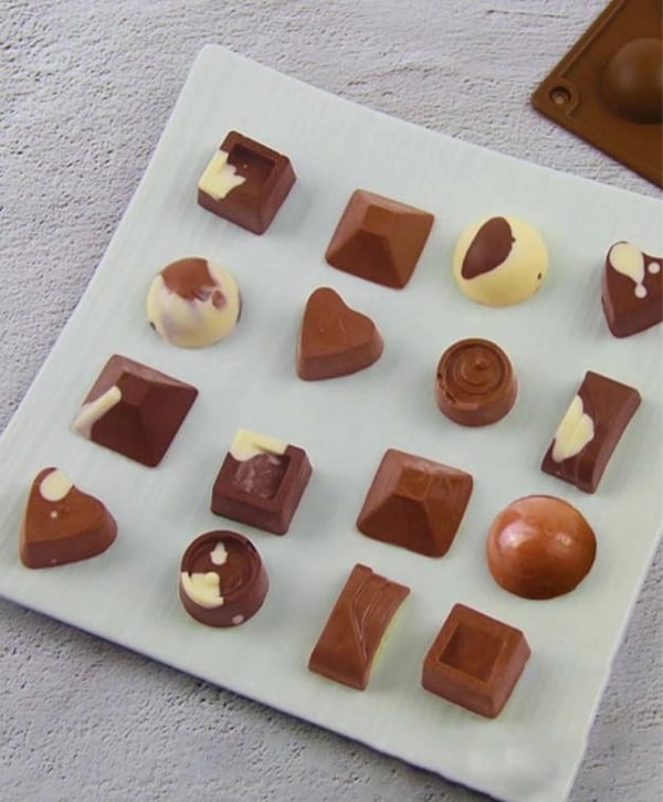 6 Olika Praliner Pralinform Halvcirklar Hjärta SIlikonform Chokladform
