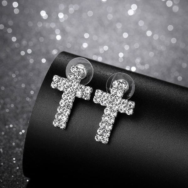 Glittrande Stud Örhängen Stiftörhängen Strassörhängen i Silver Färg - Kors med Strass