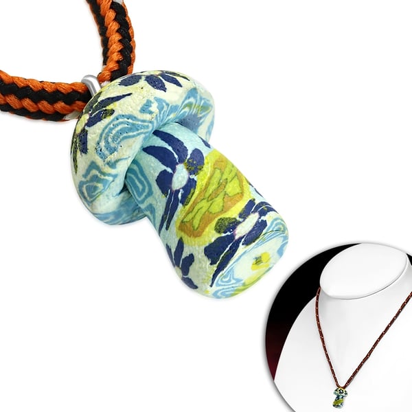 Unikt Halsband med Flerfärgad Snodd och Färgglad Champinjon / Svamp