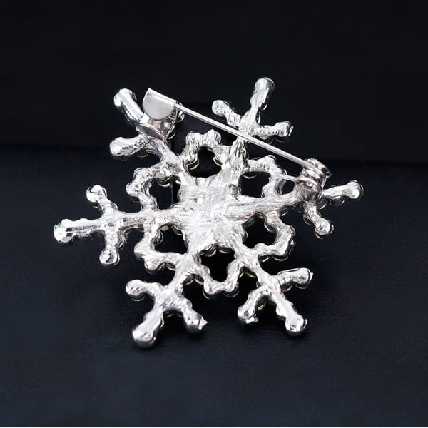 Brosch till Jul / Christmas i Silver Färg - Snöflinga med Kristaller