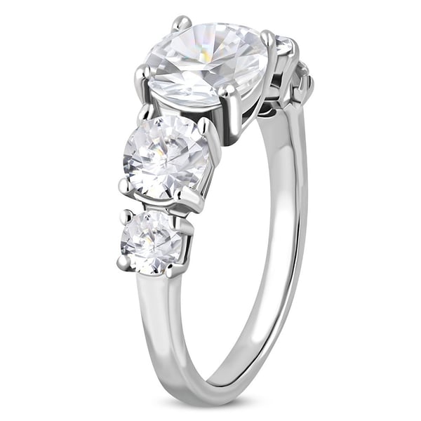 Glittrande Ring i Kirurgiskt Stål 316L i Silver Färg med 5 st Klara Cubic Zircon Kristaller - Stl 15,7