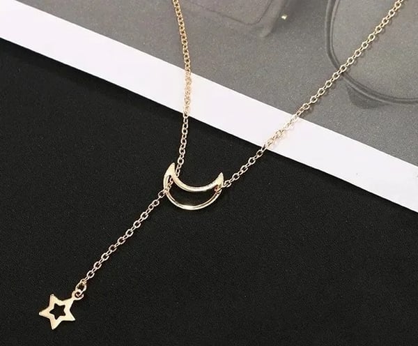 Elegant Guld Halsband med Måne & Stjärna / Moon Star Necklace