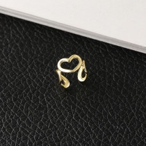 Söt Guld Earcuff Ear Cuff Örhänge med 3 st Ihåliga Hjärtan
