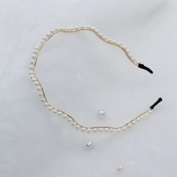 Boho Vågigt Guld Diadem Hårsmycke Håraccessoar Hårband med Vita Pärlor