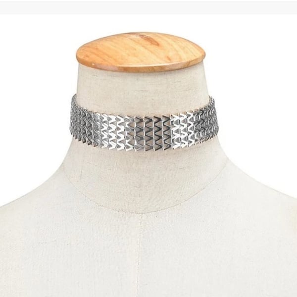 Glänsande Brett Silver Halsband / Choker - Vacker och Elegant Kedja