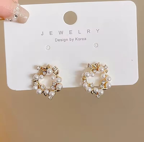 Söta Guld Stud Örhängen med Vita Rhinestones & Pärlor