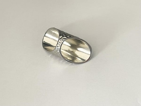 Oversize Silver Ring med Vita Stenar & Text - FAITH - Stl 17,5