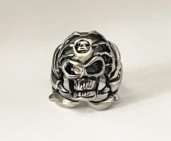 Cool Silver Ring med en Döskalle / Dödskalle - Stl 20