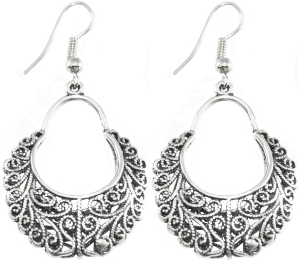 Bohemiska Boho Retro Örhängen i Silver Färg med Etniskt Mönster