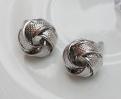 Silver Stud Örhängen - Mönstrad Knut