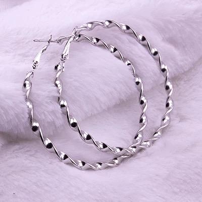 Stora Blanka Runda Hoop Örhängen - Twist & Tvinnade 8 cm -Silver